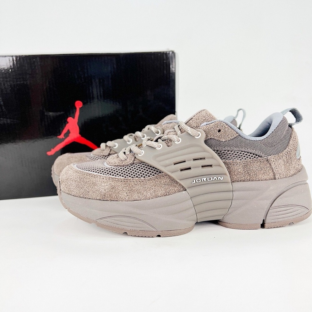Jordan Trunner Women's Sneakers